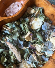 Load image into Gallery viewer, Flower Confetti
