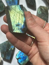 Load image into Gallery viewer, Labradorite freeform
