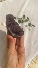 Load image into Gallery viewer, Amethyst agate with stalactites
