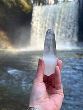 Load image into Gallery viewer, Lemurian Quartz Tesin Habit
